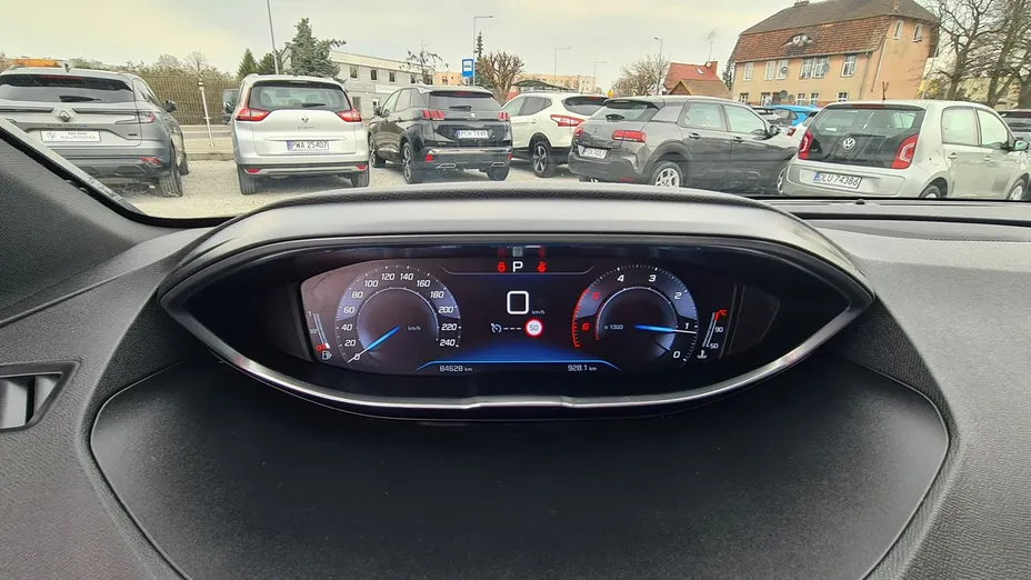 PEUGEOT 5008 -