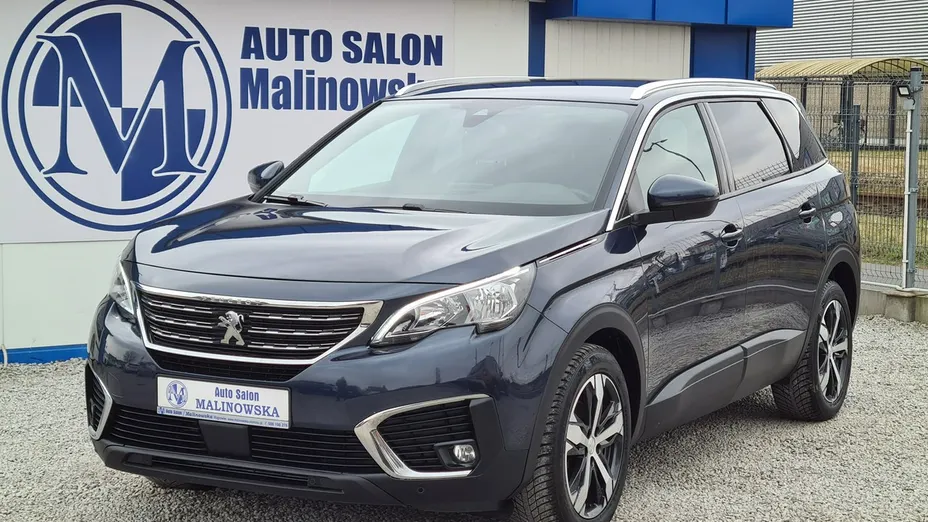 PEUGEOT 5008 -