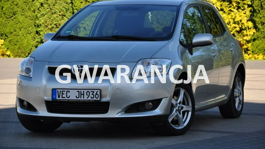 TOYOTA Auris -