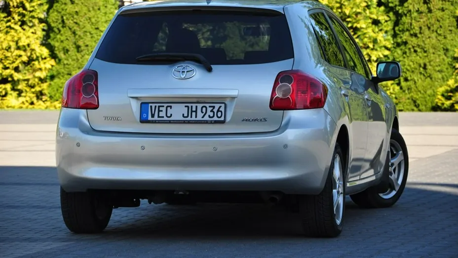 TOYOTA Auris -
