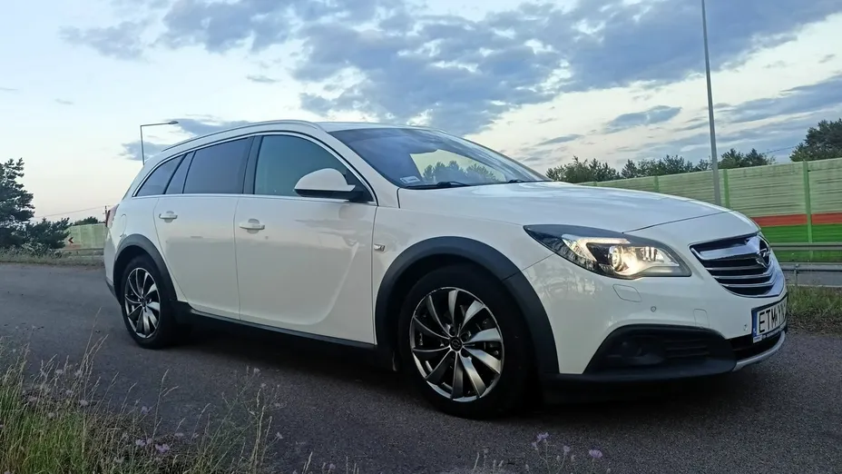 OPEL Insignia -