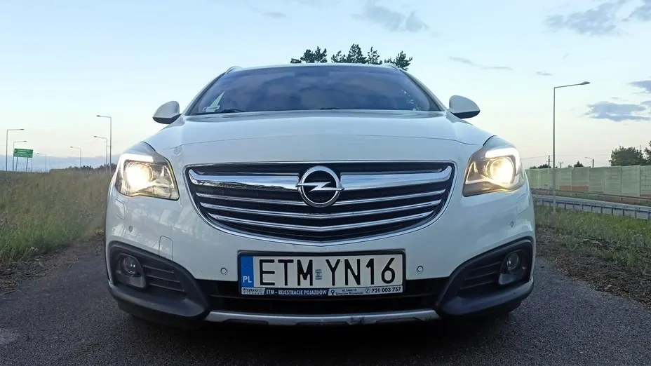 OPEL Insignia -