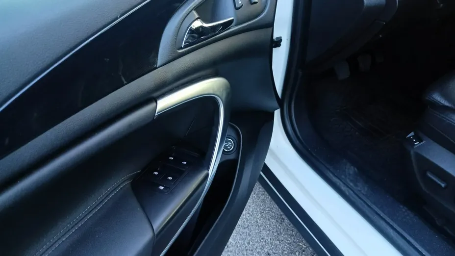 OPEL Insignia -