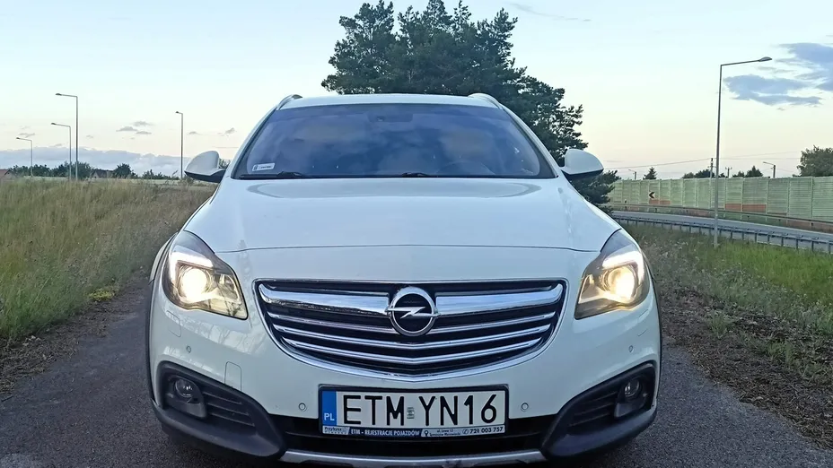 OPEL Insignia -