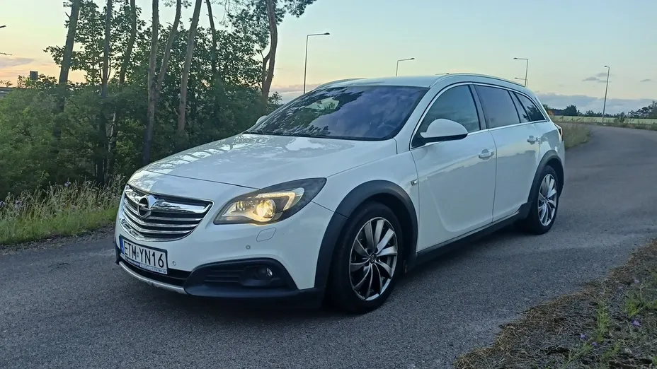 OPEL Insignia -