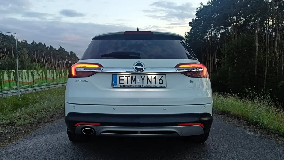 OPEL Insignia -