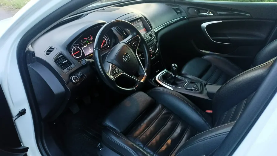 OPEL Insignia -