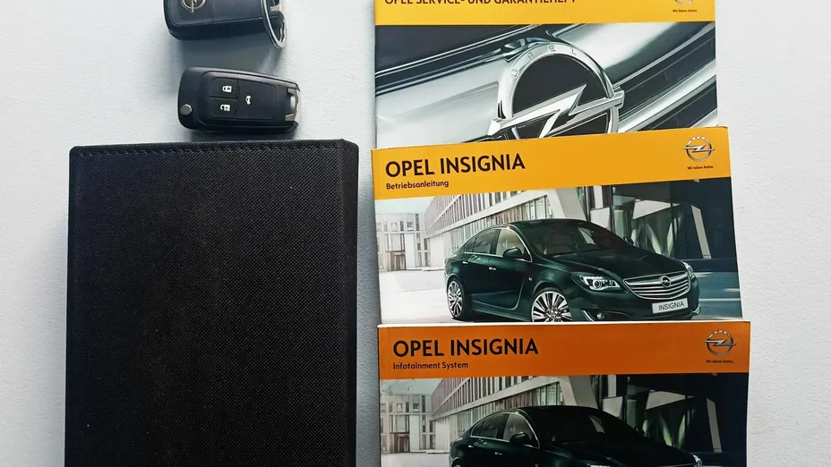 OPEL Insignia -