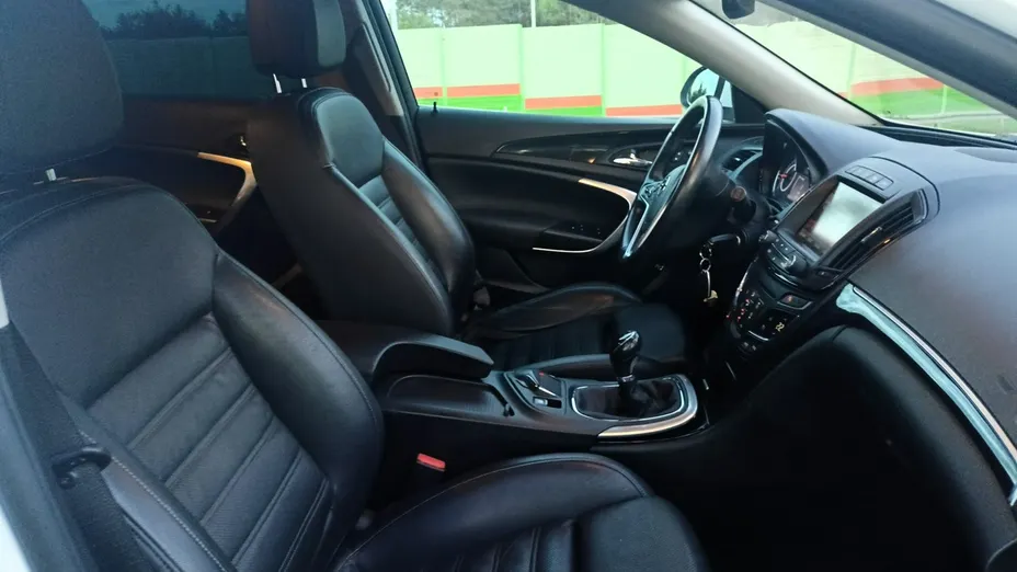 OPEL Insignia -