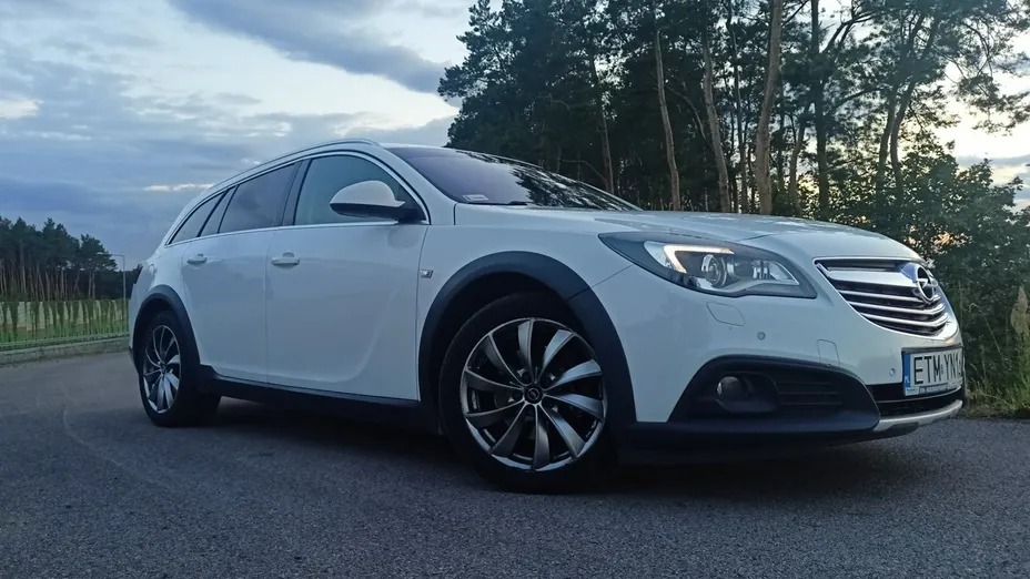 OPEL Insignia -