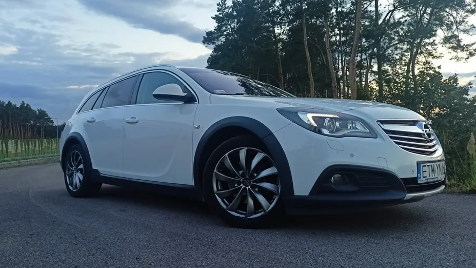 OPEL Insignia -