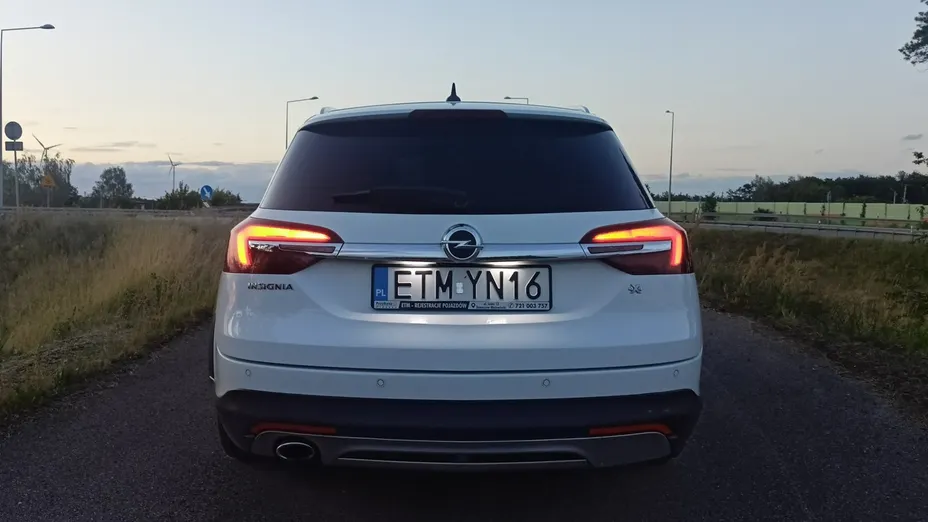 OPEL Insignia -