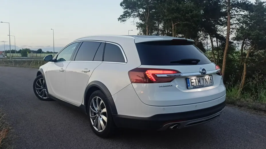 OPEL Insignia -