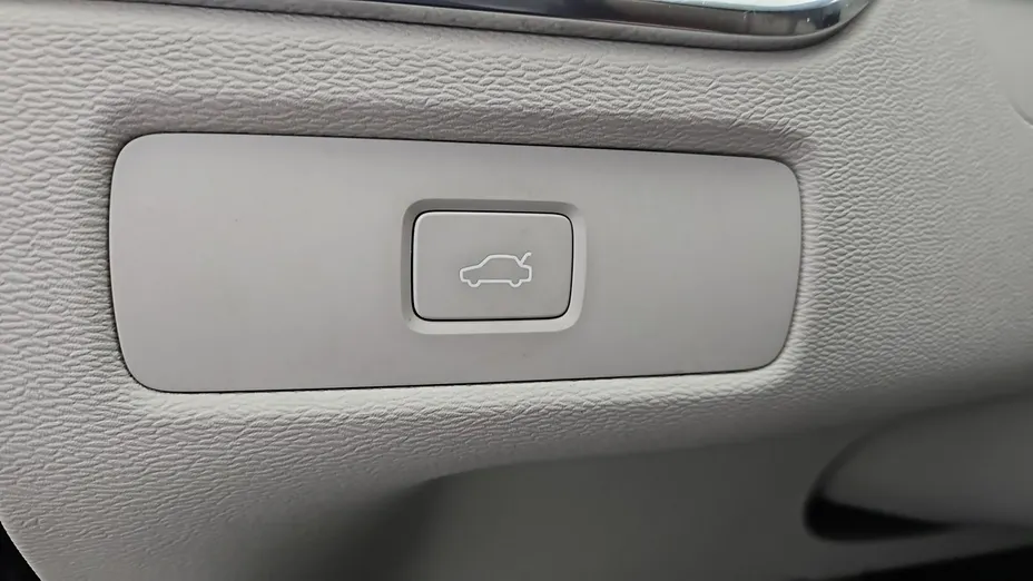 VOLVO XC60 -