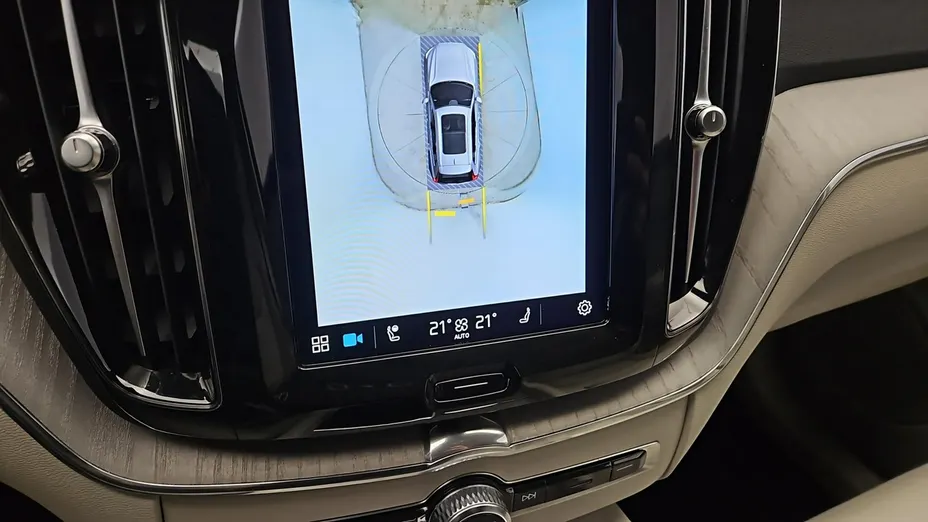 VOLVO XC60 -
