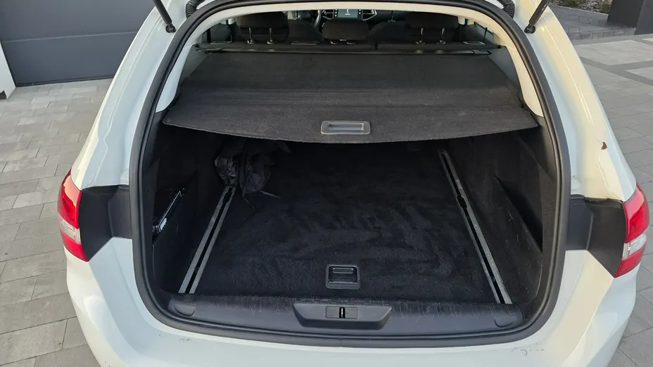 PEUGEOT 308 -