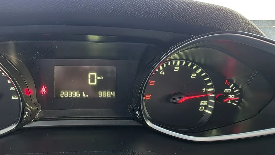 PEUGEOT 308 -