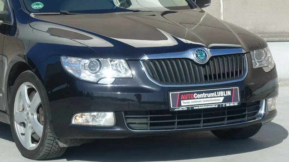 SKODA Superb -
