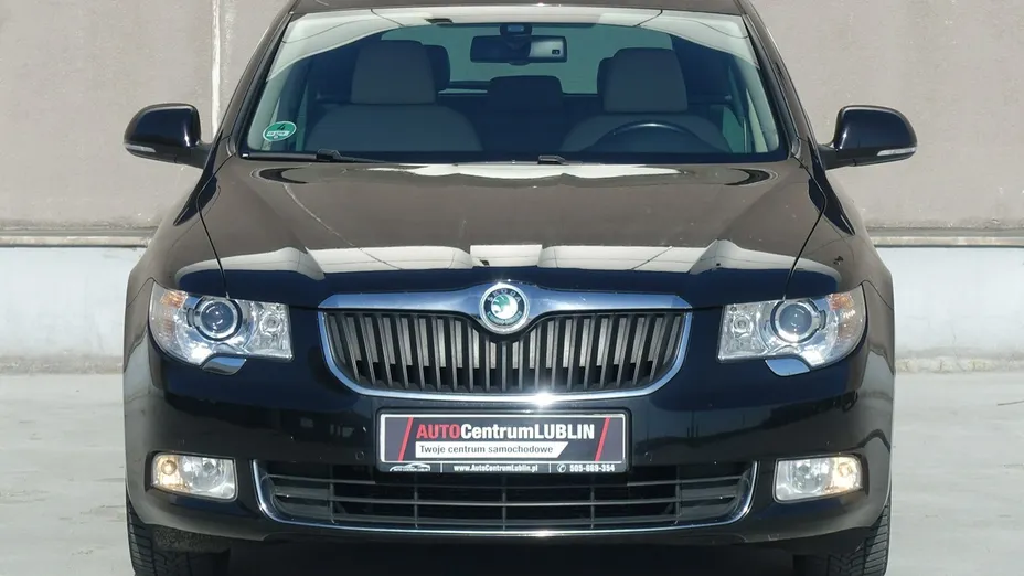 SKODA Superb -