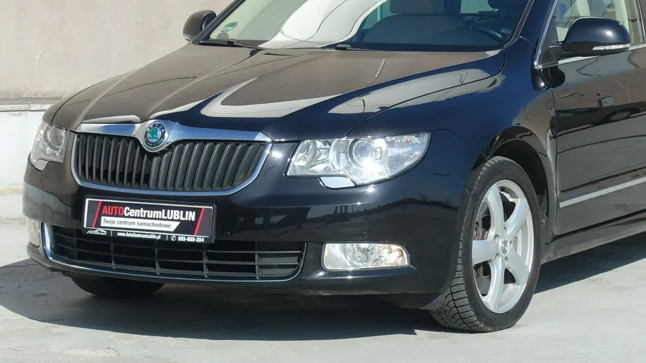 SKODA Superb -