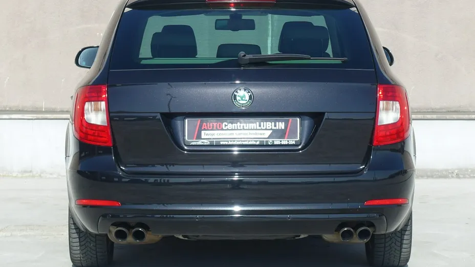 SKODA Superb -