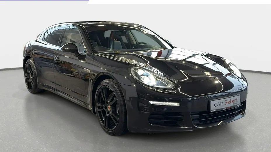 PORSCHE Panamera -