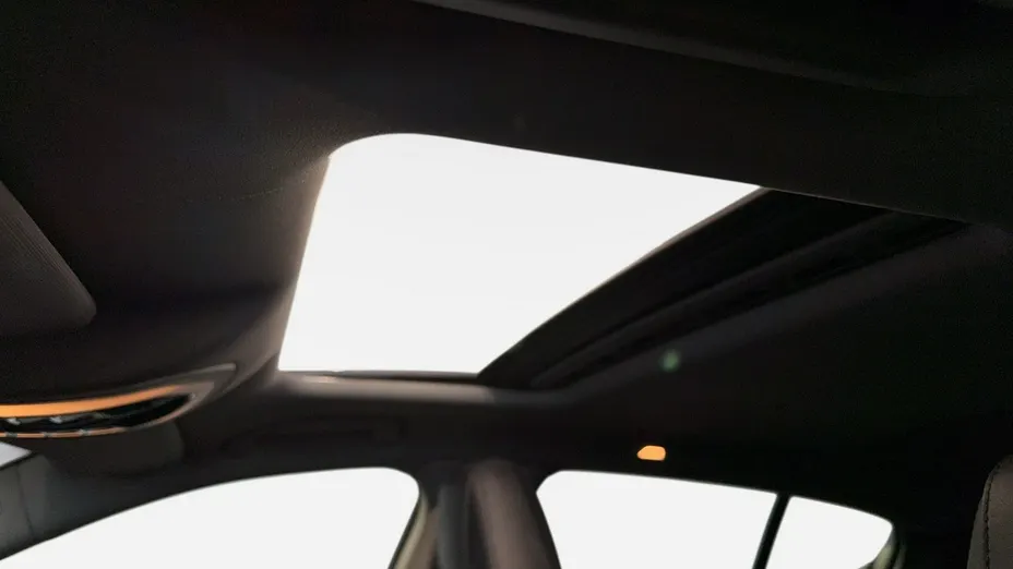 PORSCHE Panamera -