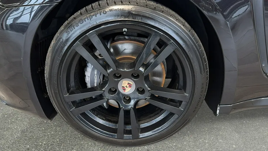 PORSCHE Panamera -