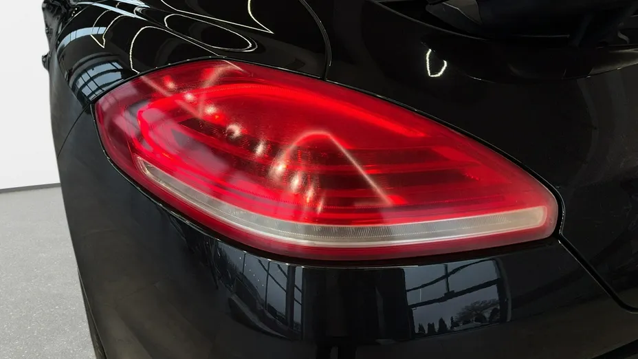 PORSCHE Panamera -