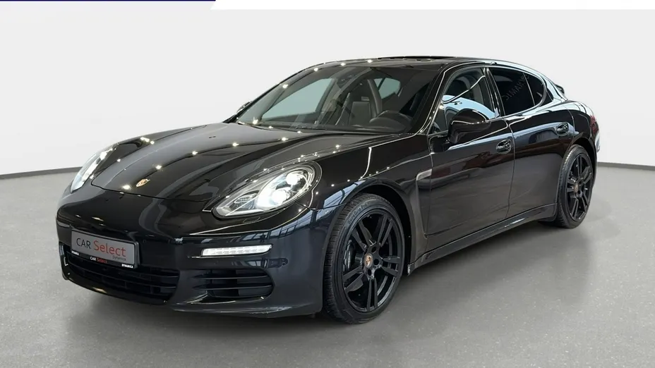 PORSCHE Panamera -