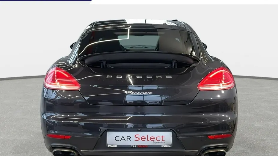 PORSCHE Panamera -