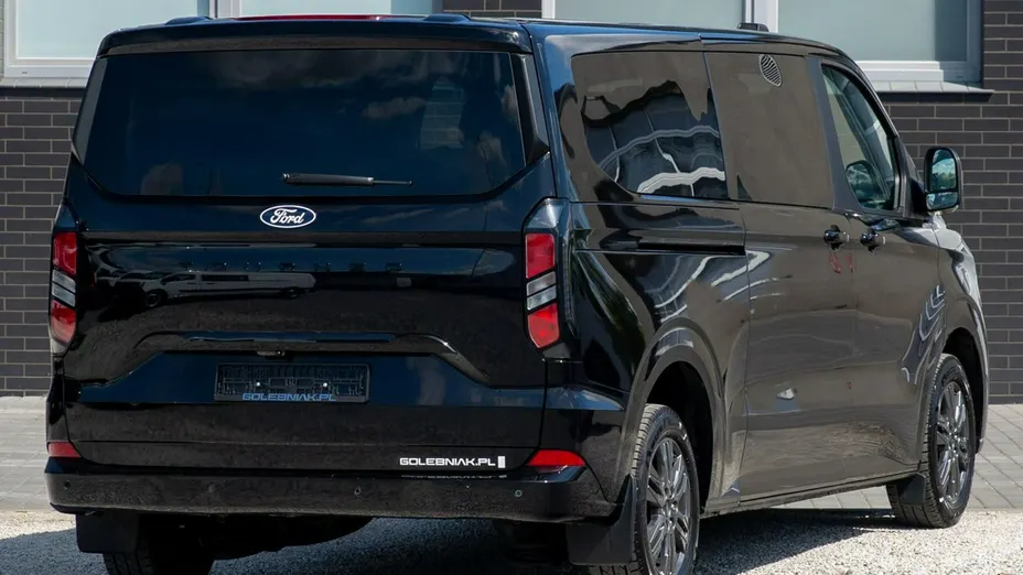 FORD Tourneo Custom -