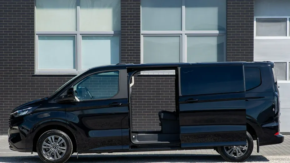 FORD Tourneo Custom -