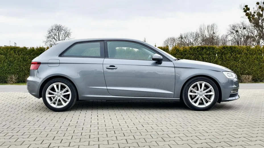 AUDI A3 -