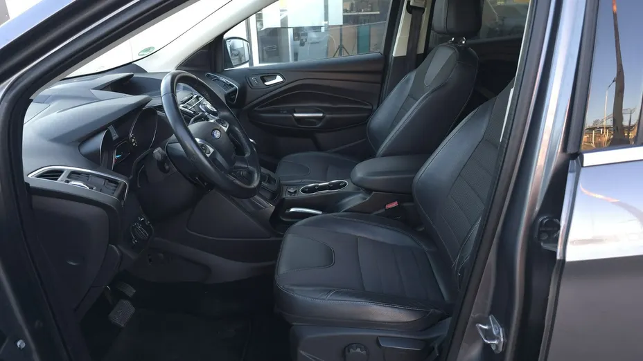 FORD Kuga -
