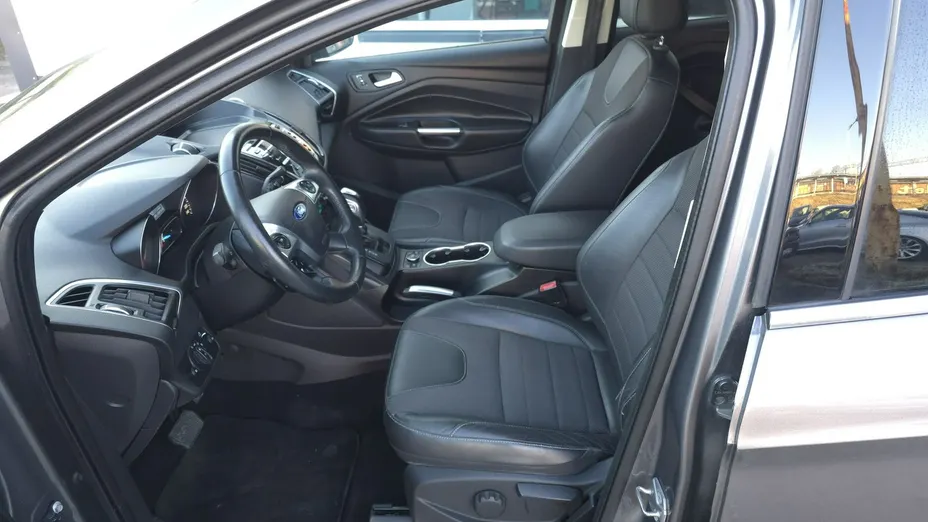 FORD Kuga -