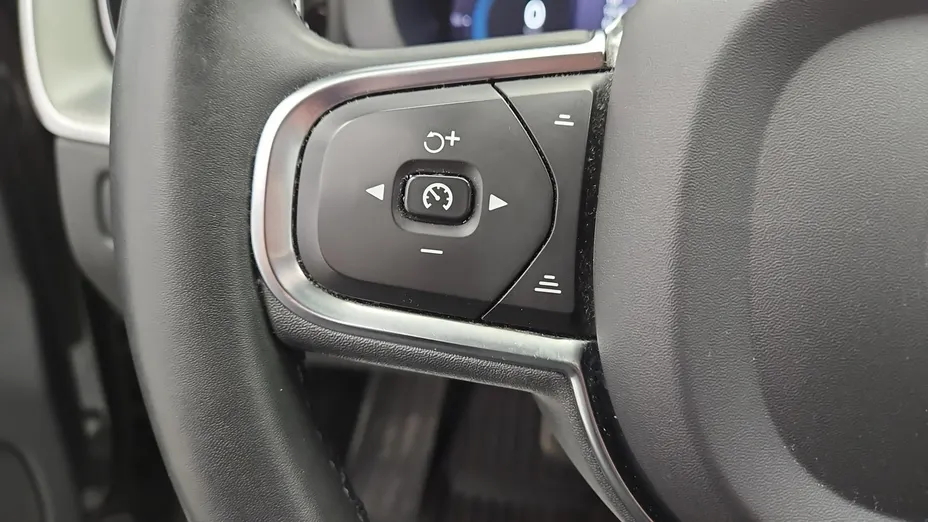 VOLVO XC60 -