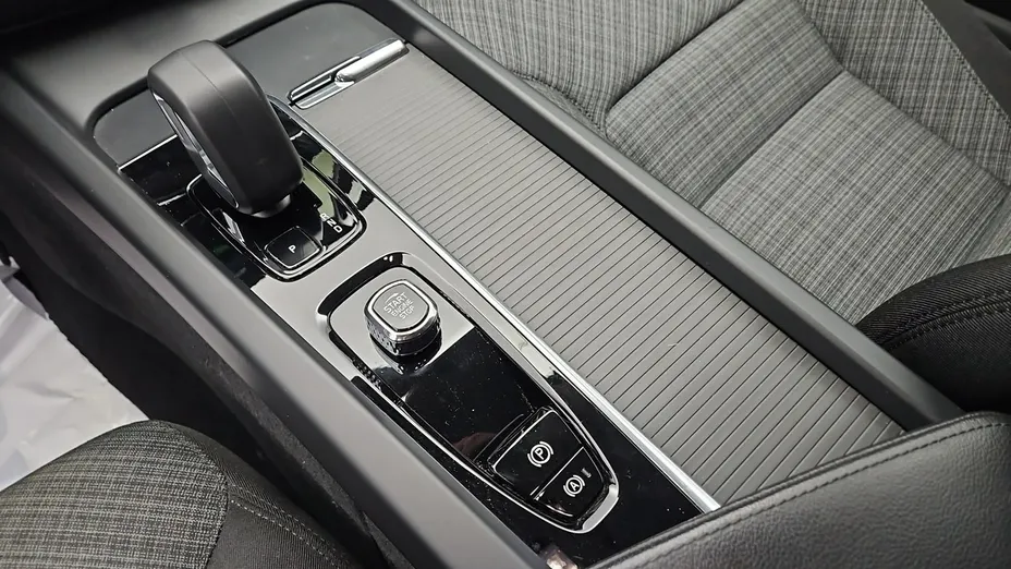 VOLVO XC60 -