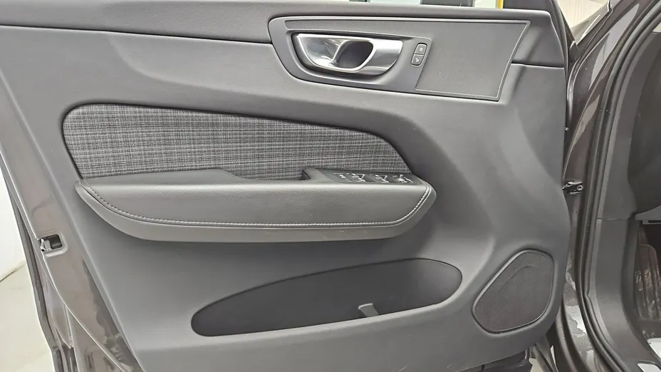 VOLVO XC60 -