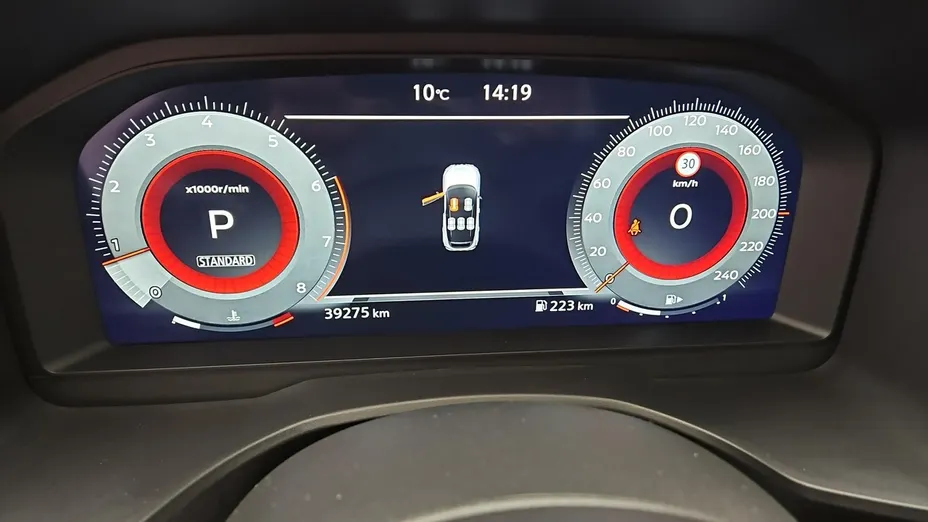 NISSAN Qashqai -