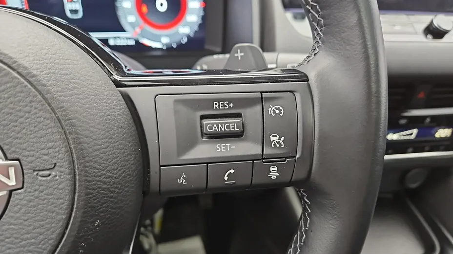 NISSAN Qashqai -