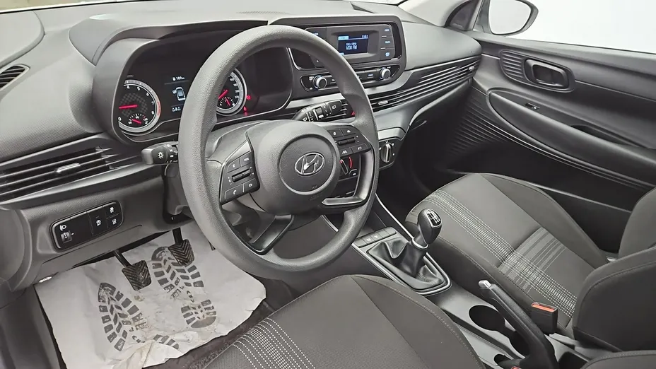 HYUNDAI i20 -