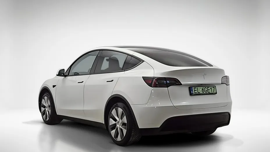 TESLA Model Y -