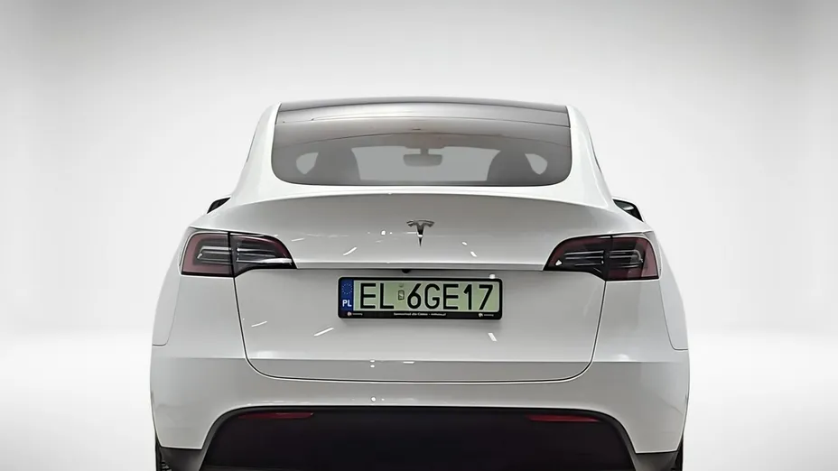 TESLA Model Y -