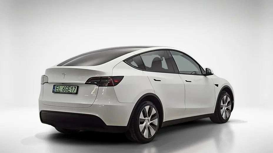 TESLA Model Y -