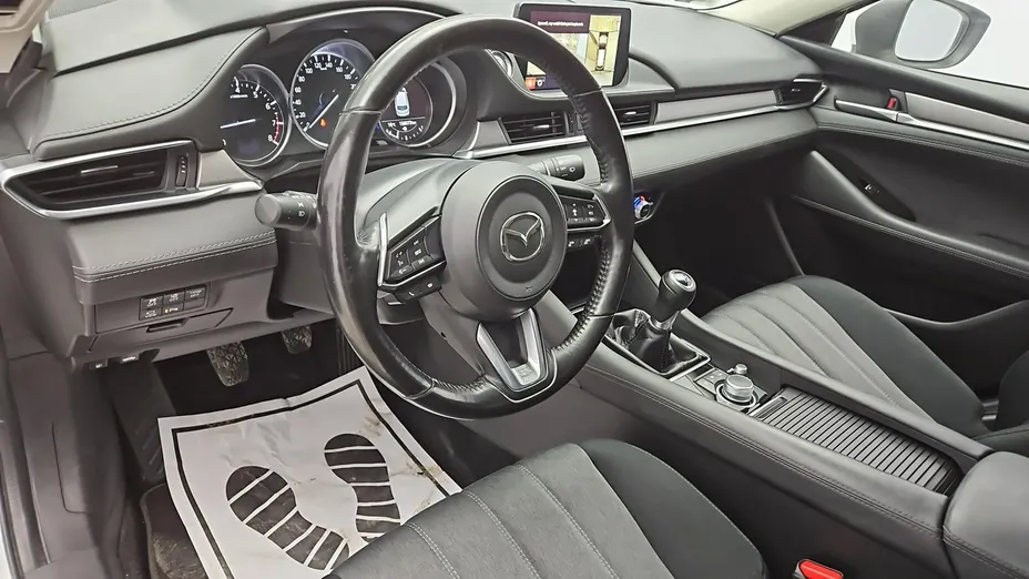 MAZDA 6 -