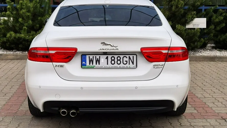 JAGUAR XE -