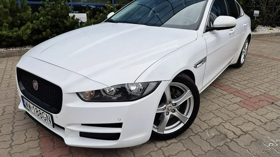 JAGUAR XE -
