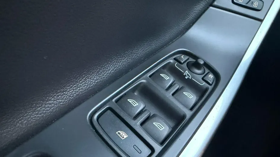 VOLVO V60 -