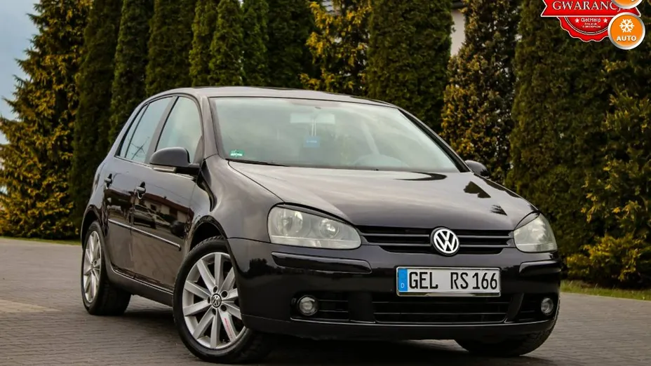 VOLKSWAGEN Golf -